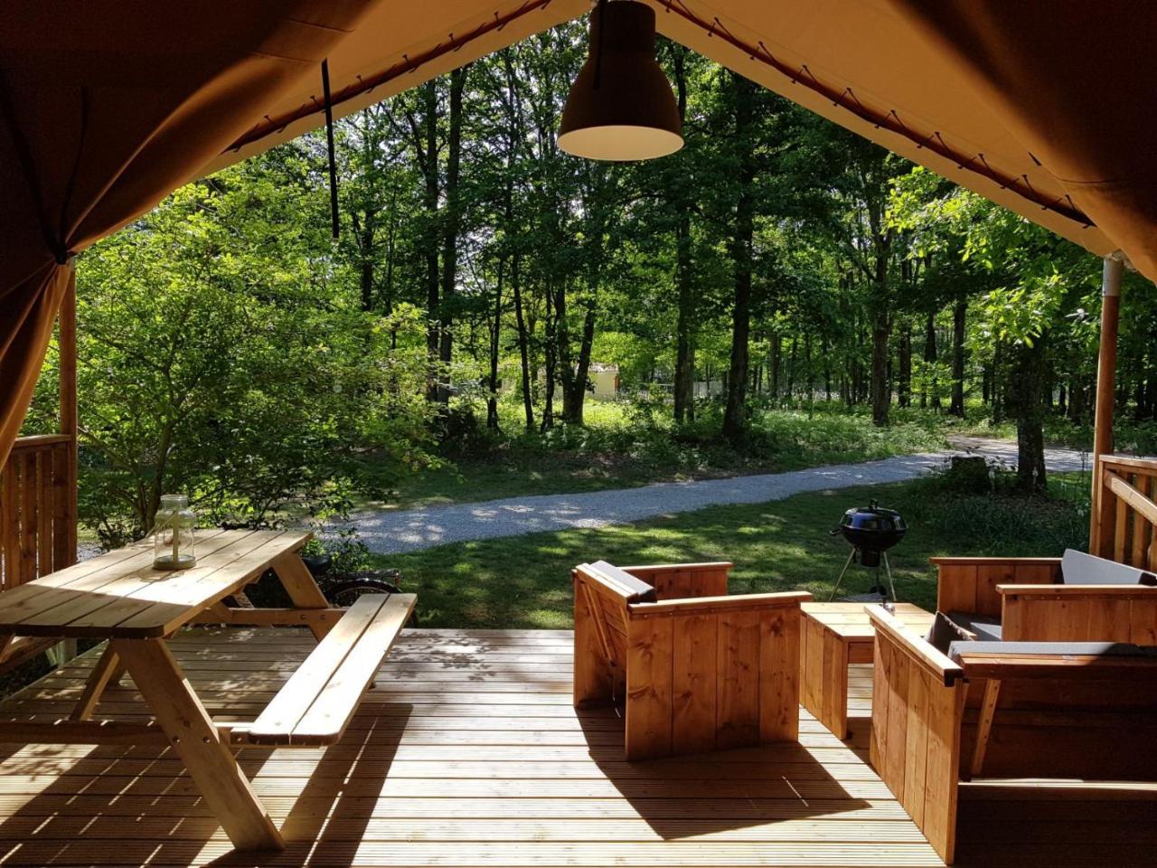 Camping Bois de St Hilaire Chalandray Extérieur photo