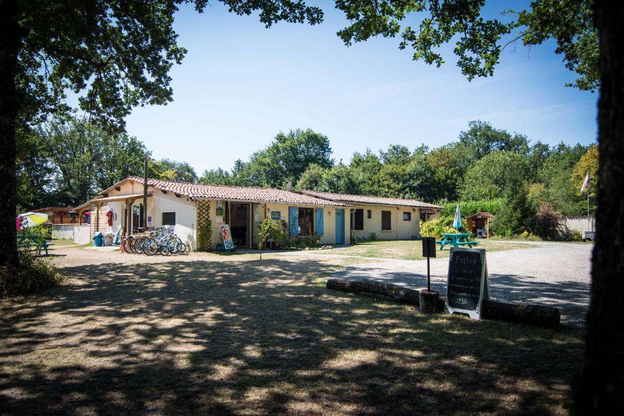 Camping Bois de St Hilaire Chalandray Extérieur photo
