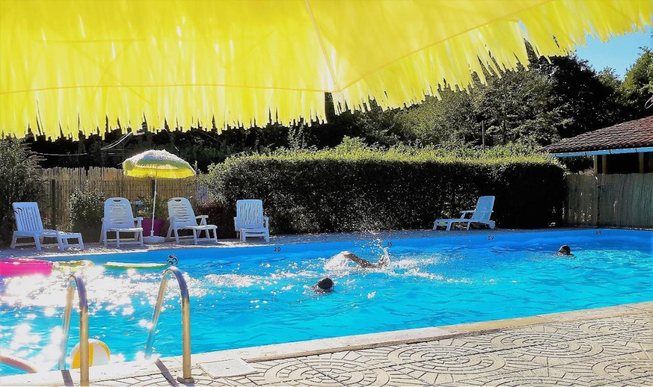 Camping Bois de St Hilaire Chalandray Extérieur photo