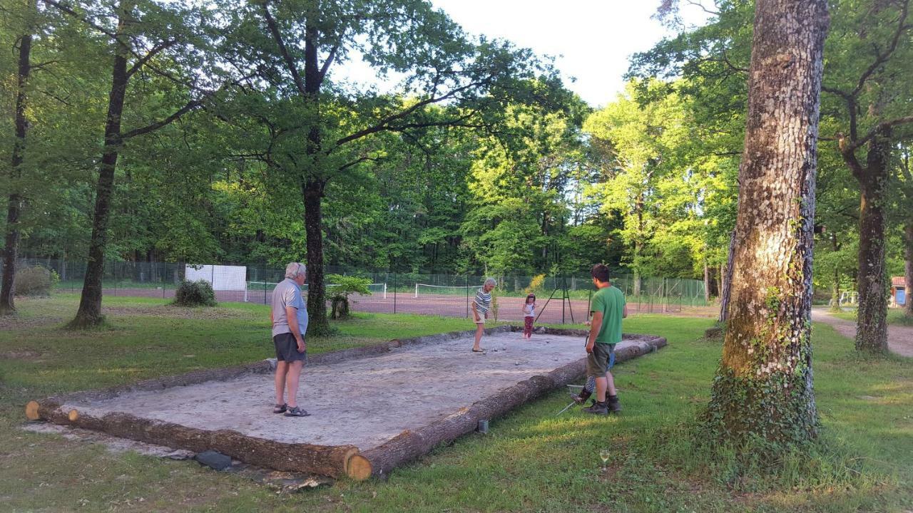 Camping Bois de St Hilaire Chalandray Extérieur photo